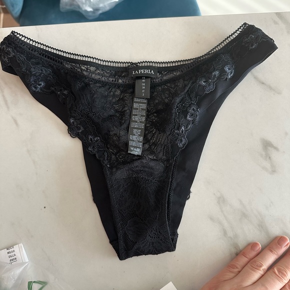 La Perla push up bra and panties set. Never worn. - Picture 7 of 8